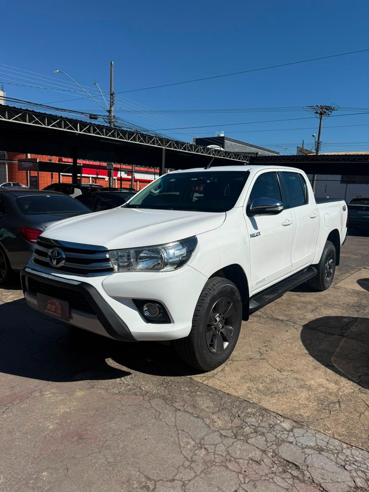 TOYOTA Hilux Caminhonete