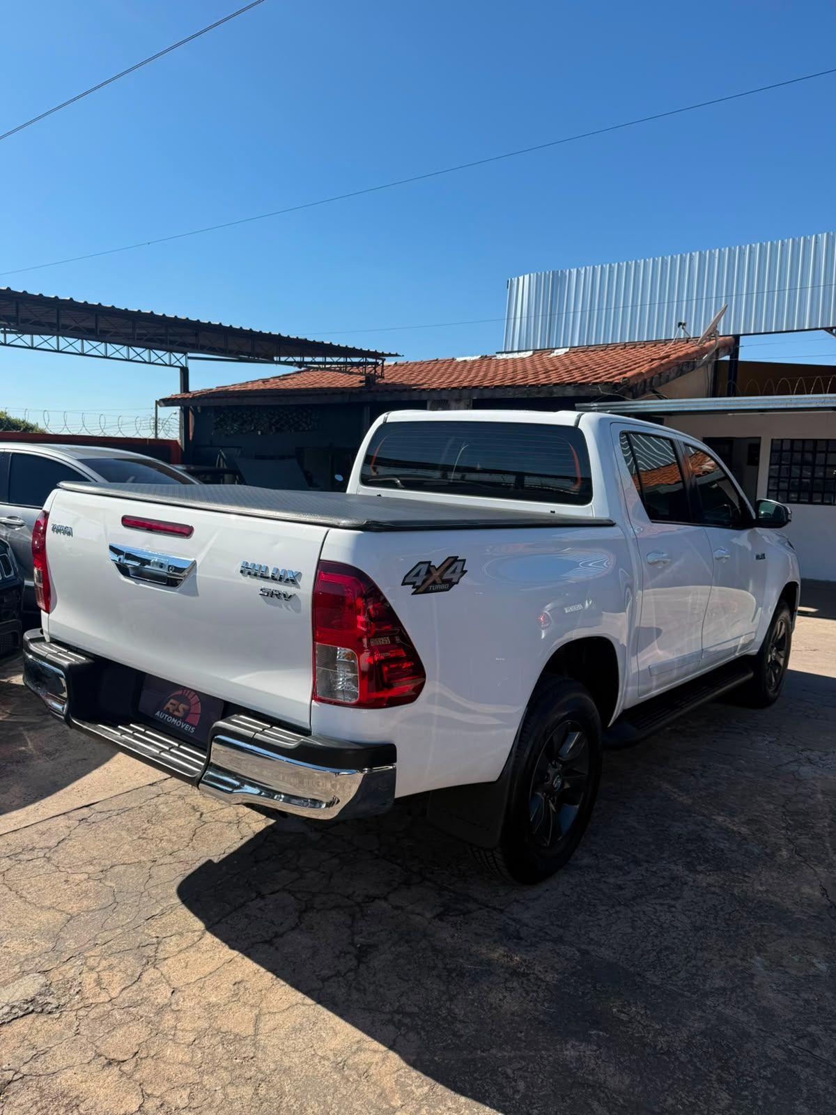 TOYOTA Hilux Caminhonete - Foto
