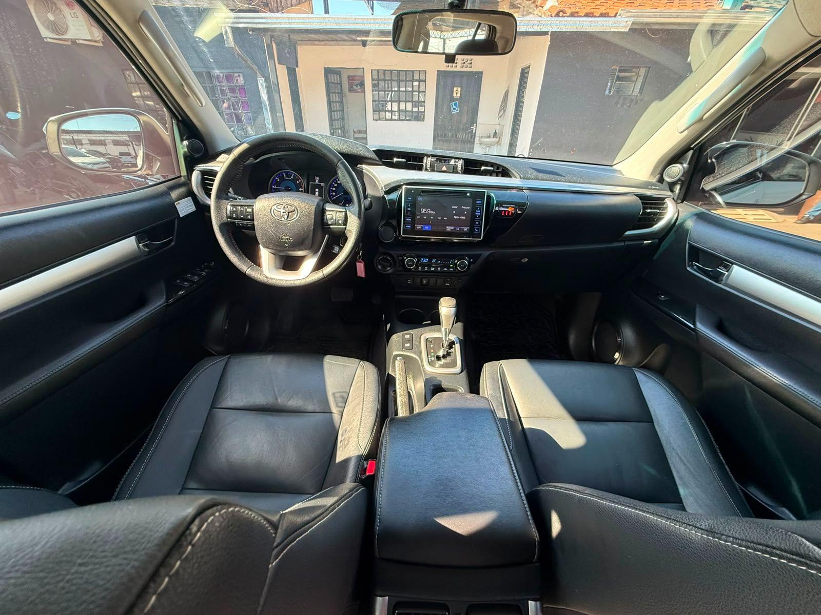 TOYOTA Hilux Caminhonete - Foto
