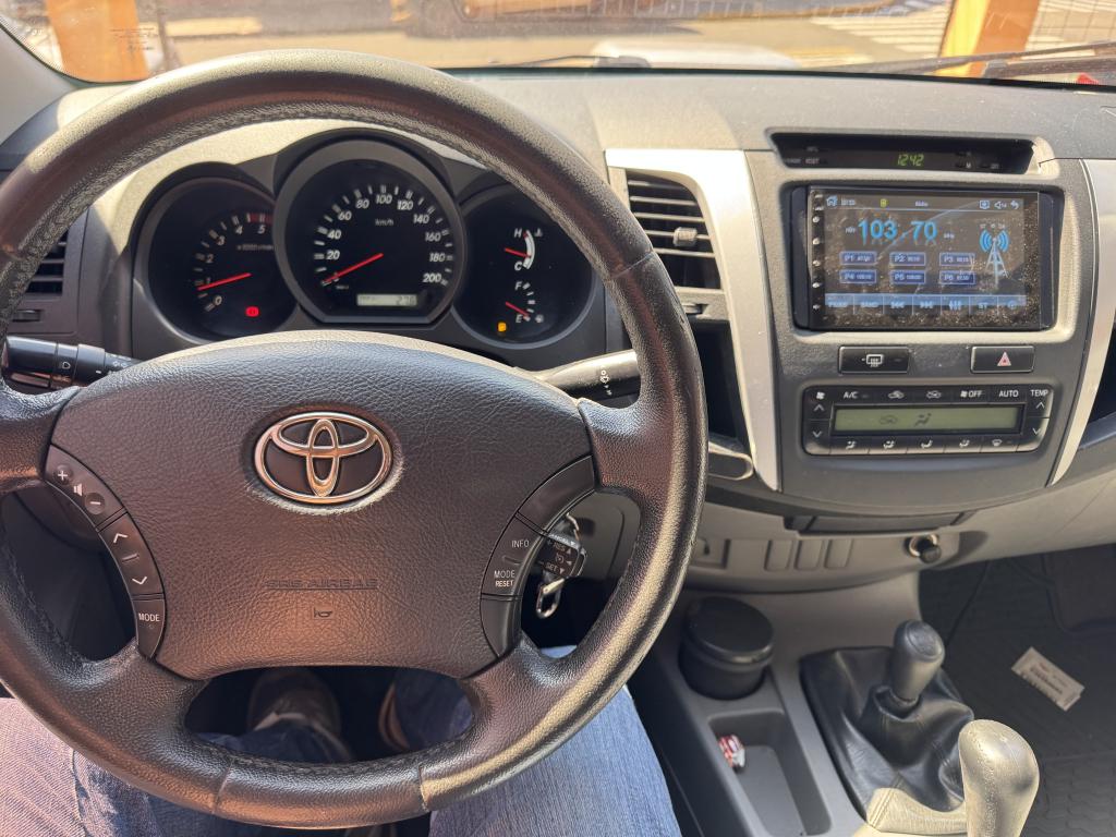 TOYOTA Hilux Caminhonete - Foto