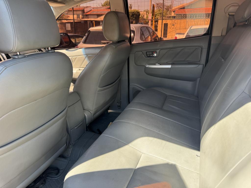 TOYOTA Hilux Caminhonete - Foto