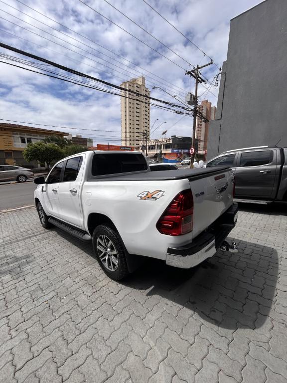 TOYOTA Hilux Caminhonete - Foto