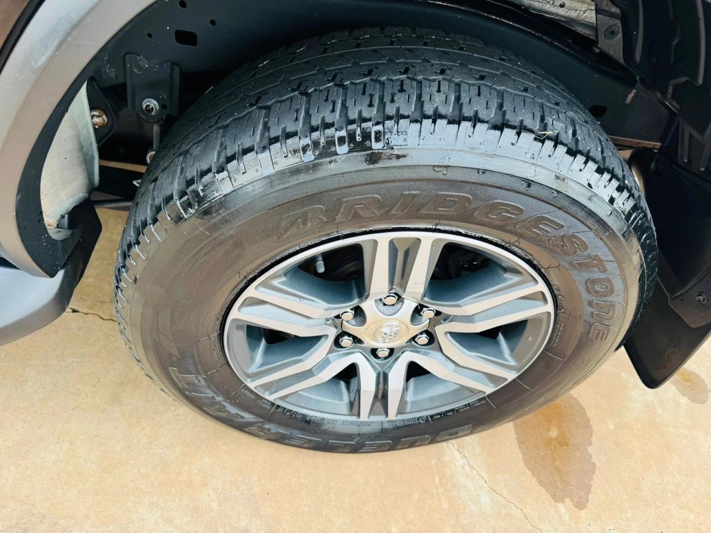 TOYOTA Hilux SW4 - Foto