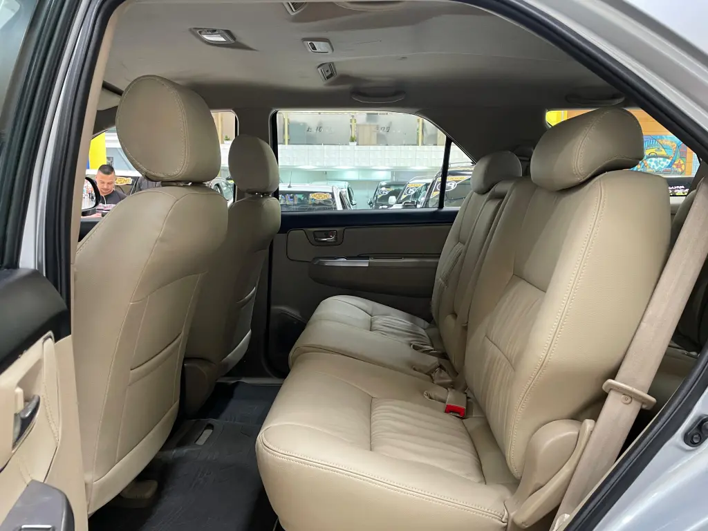 TOYOTA Hilux SW4 - Foto