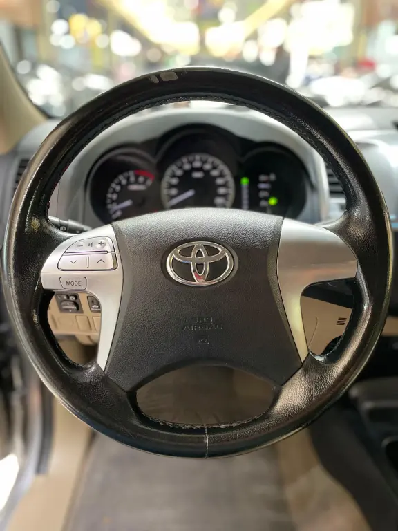TOYOTA Hilux SW4 - Foto