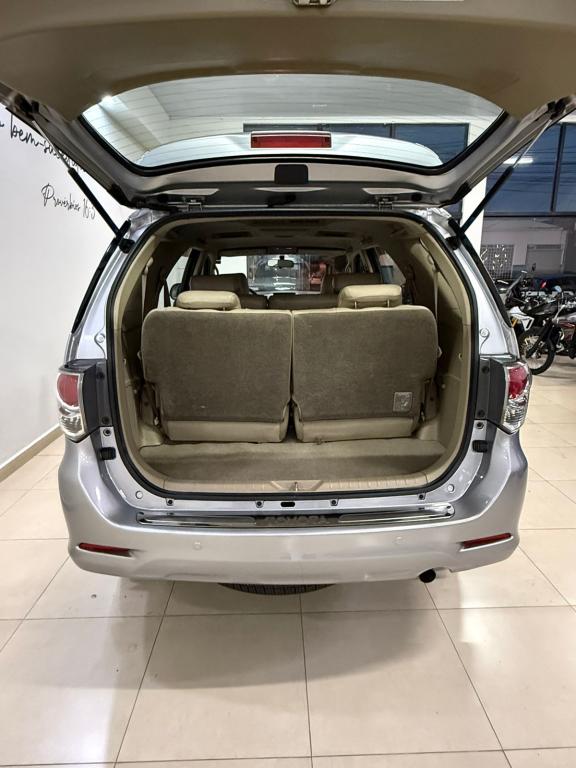 TOYOTA Hilux SW4 - Foto
