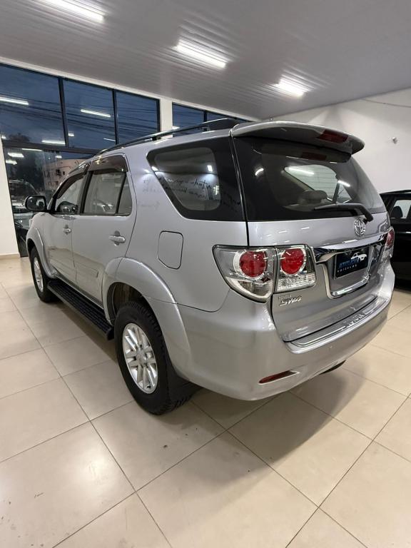 TOYOTA Hilux SW4 - Foto