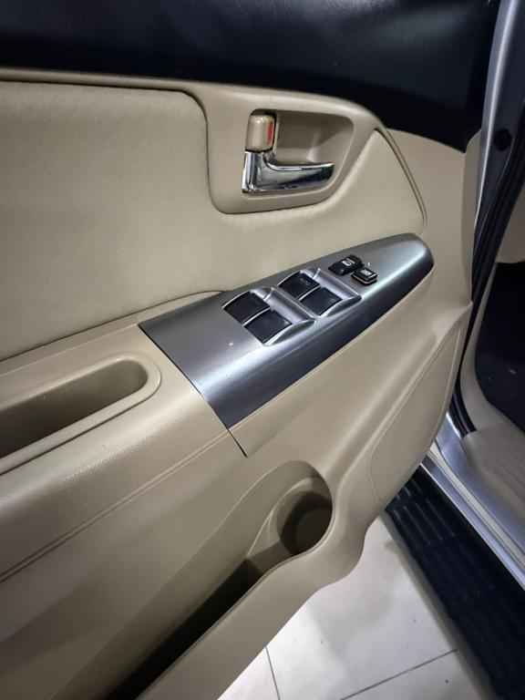 TOYOTA Hilux SW4 - Foto