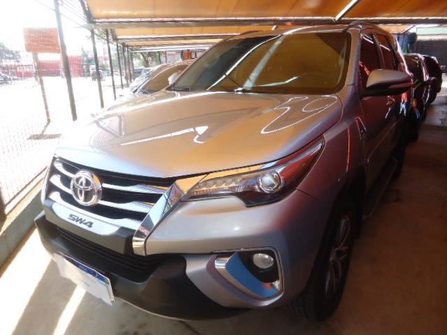 TOYOTA Hilux SW4