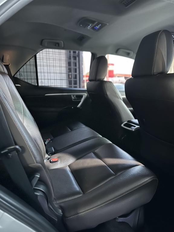 TOYOTA Hilux SW4 - Foto