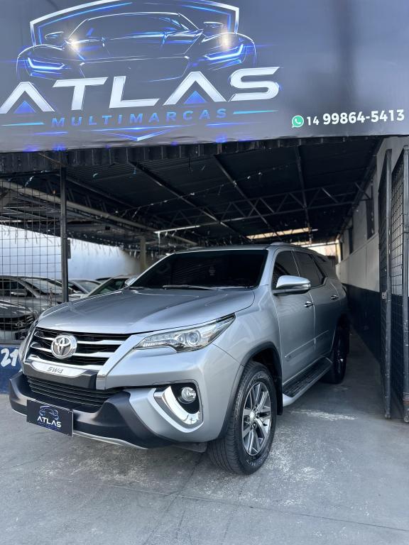 TOYOTA Hilux SW4