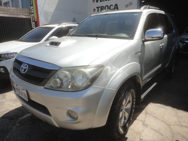 TOYOTA Hilux SW4