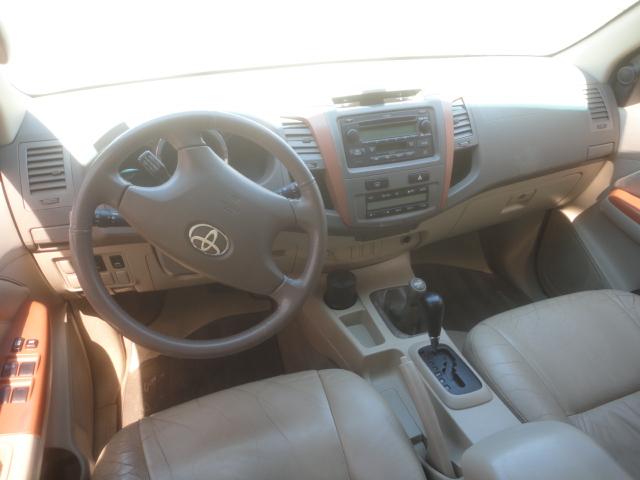 TOYOTA Hilux SW4 - Foto