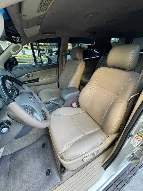 TOYOTA Hilux SW4 - Foto