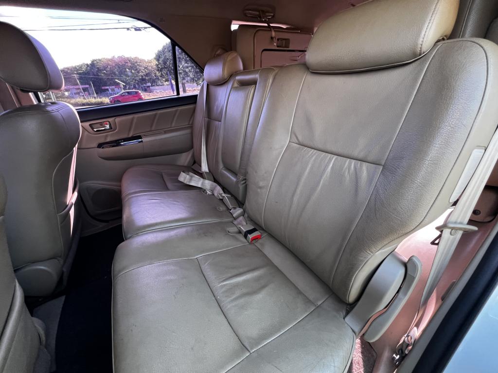 TOYOTA Hilux SW4 - Foto
