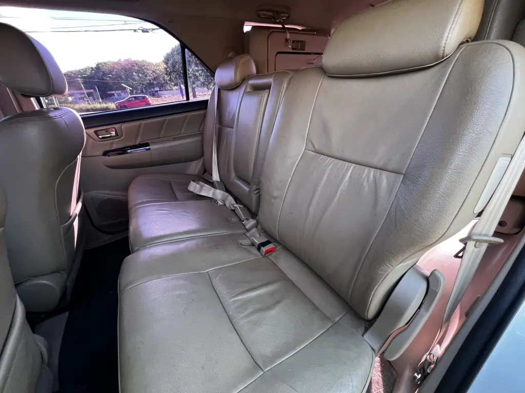 TOYOTA Hilux SW4 - Foto