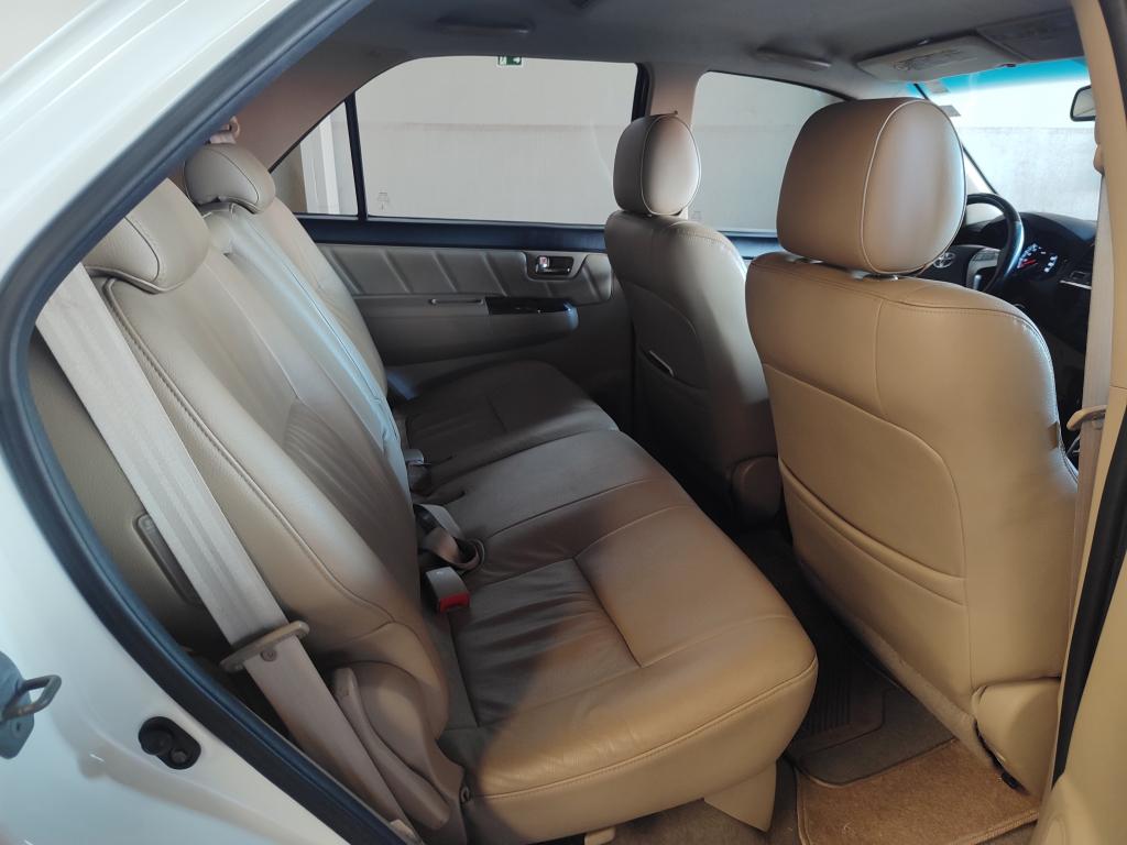 TOYOTA Hilux SW4 - Foto