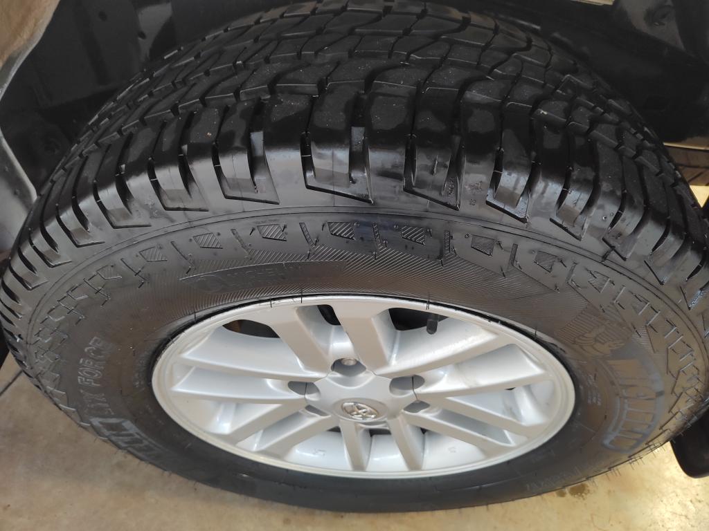 TOYOTA Hilux SW4 - Foto