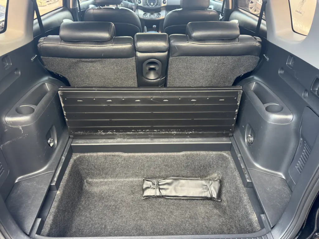 TOYOTA RAV 4 - Foto