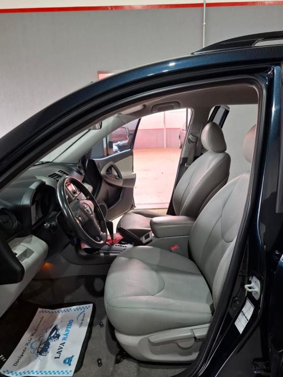 TOYOTA RAV 4 - Foto