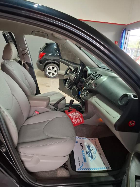 TOYOTA RAV 4 - Foto