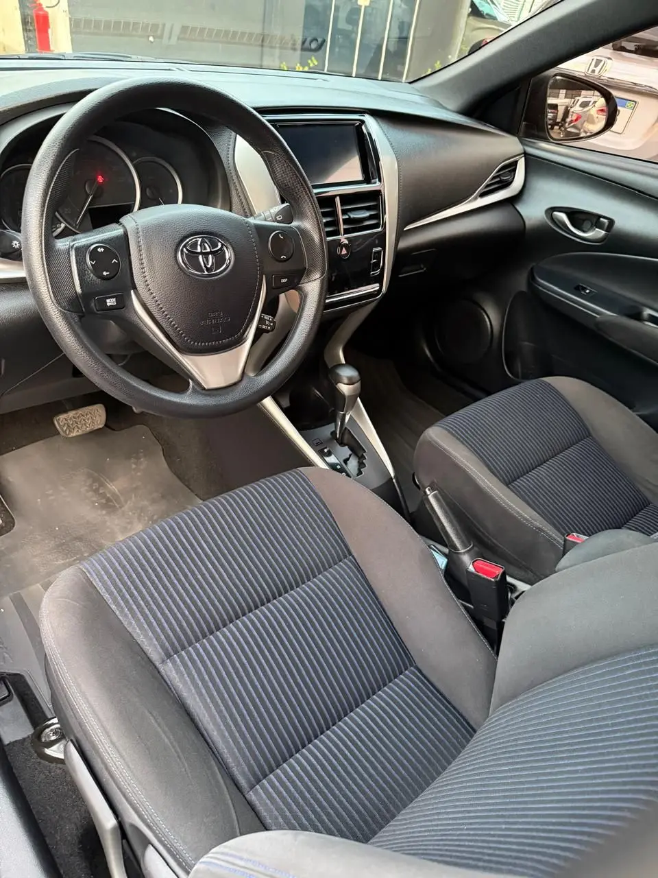 TOYOTA Yaris Hatch - Foto