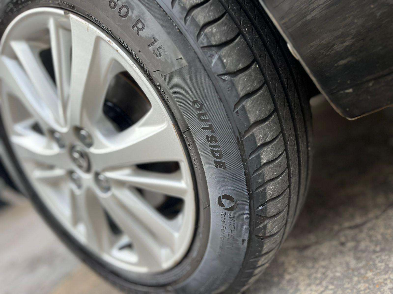 TOYOTA Yaris Hatch - Foto