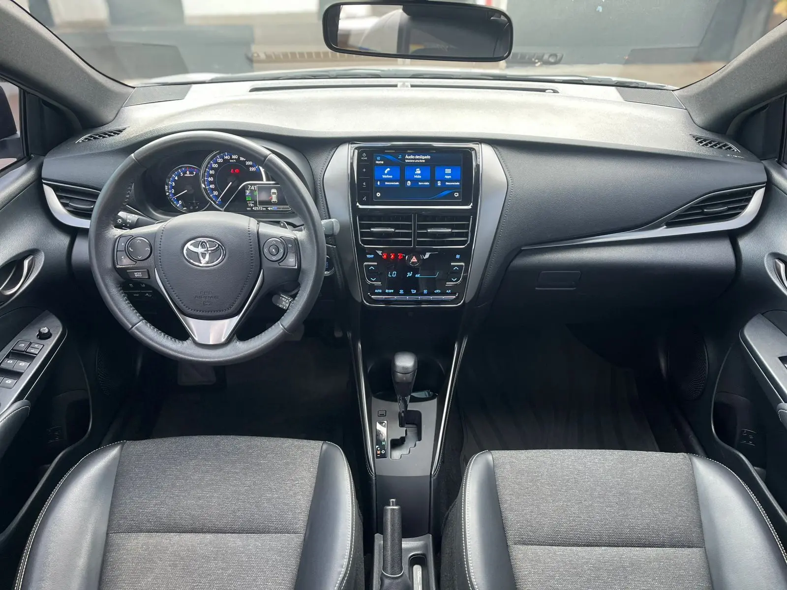TOYOTA Yaris Hatch - Foto