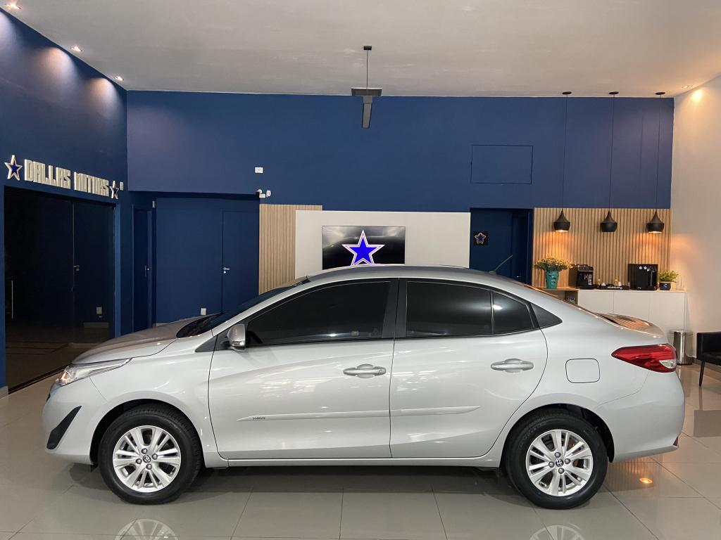 TOYOTA Yaris Sedan - Foto