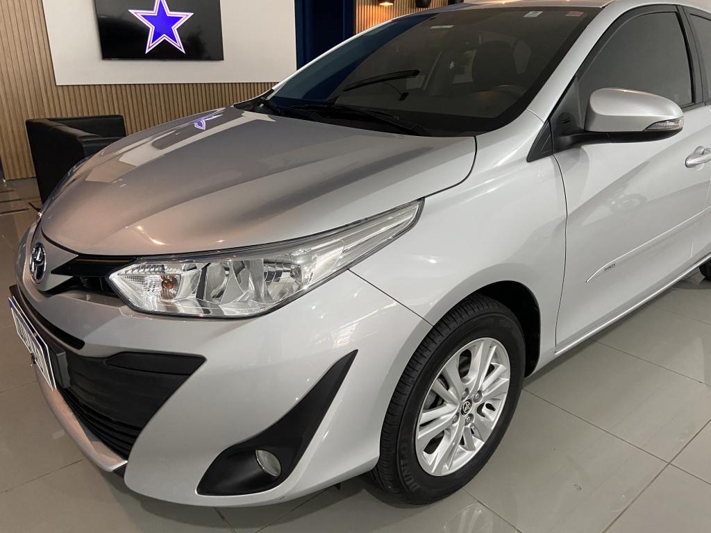 TOYOTA Yaris Sedan - Foto