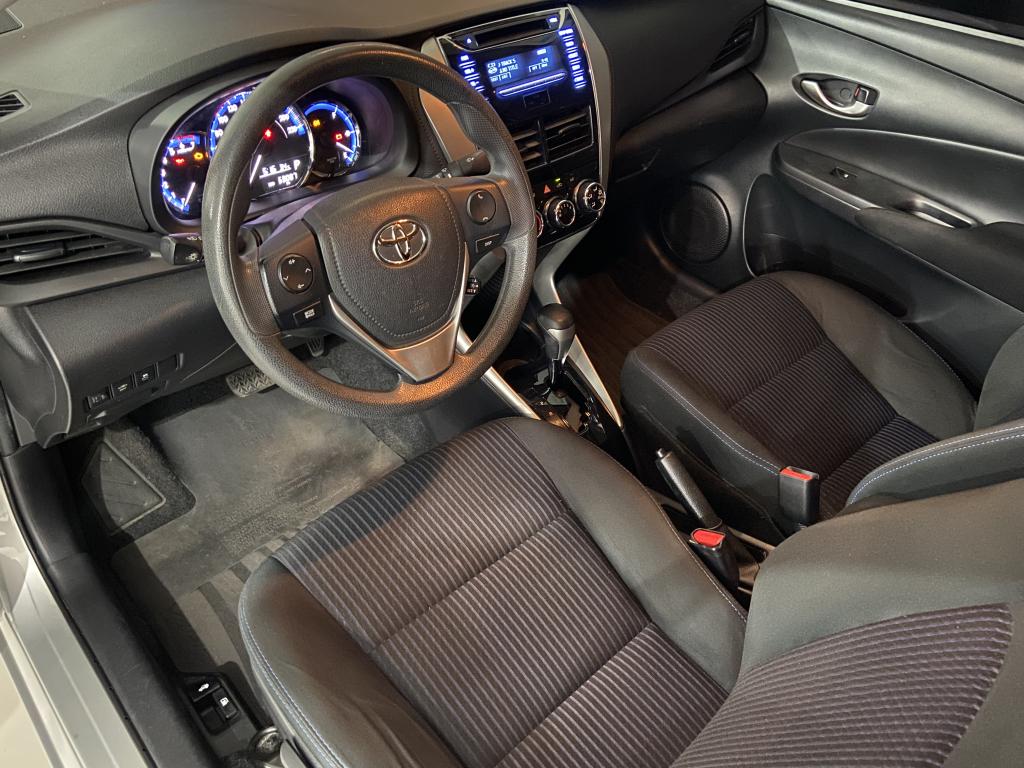 TOYOTA Yaris Sedan - Foto
