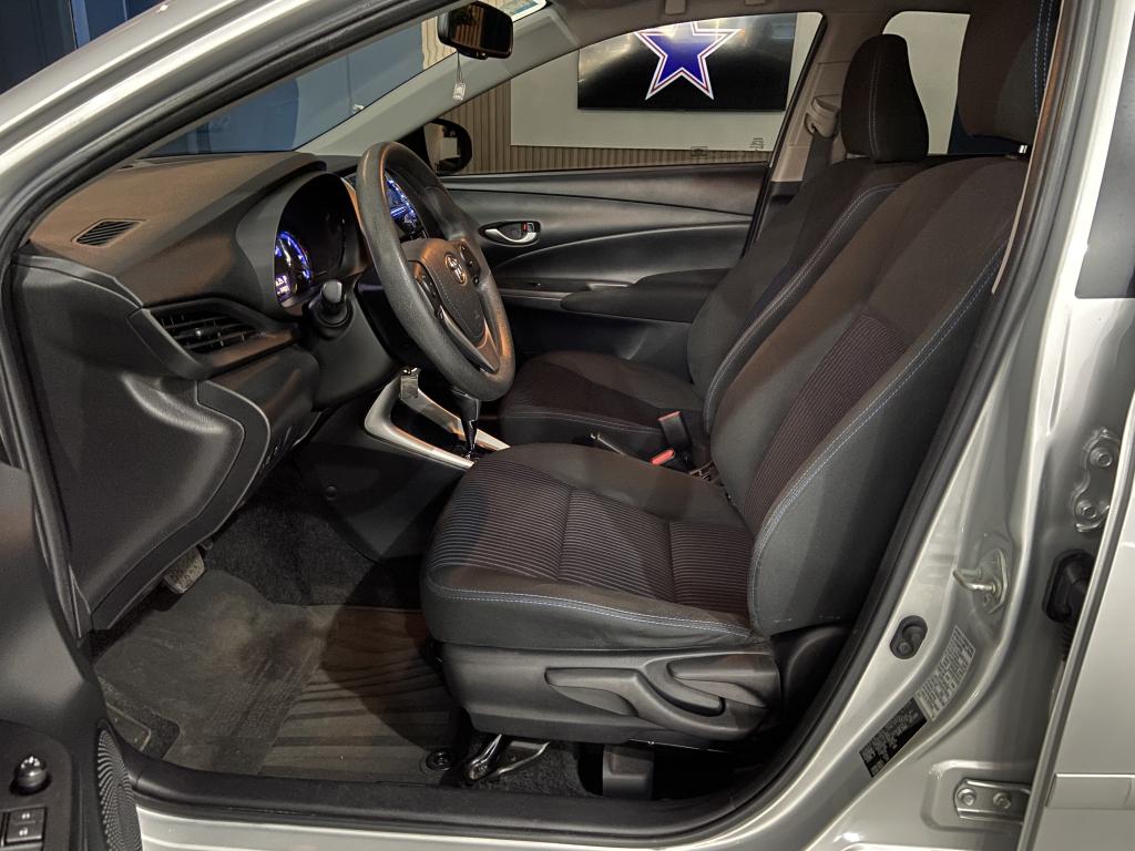 TOYOTA Yaris Sedan - Foto