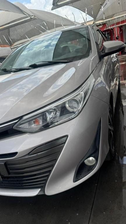 TOYOTA Yaris Sedan - Foto