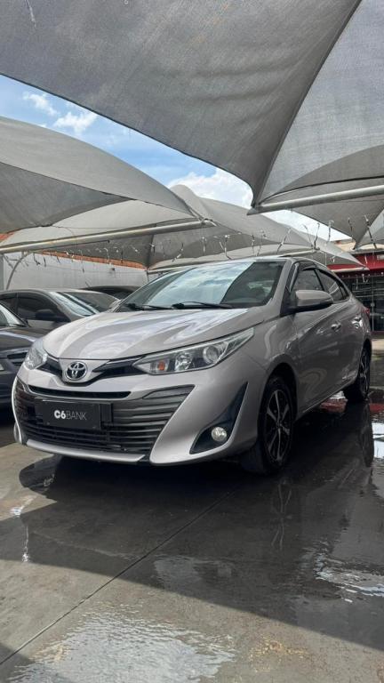 TOYOTA Yaris Sedan - Foto