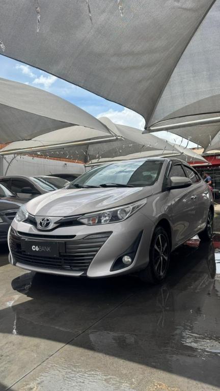 TOYOTA Yaris Sedan - Foto