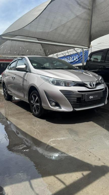 TOYOTA Yaris Sedan - Foto