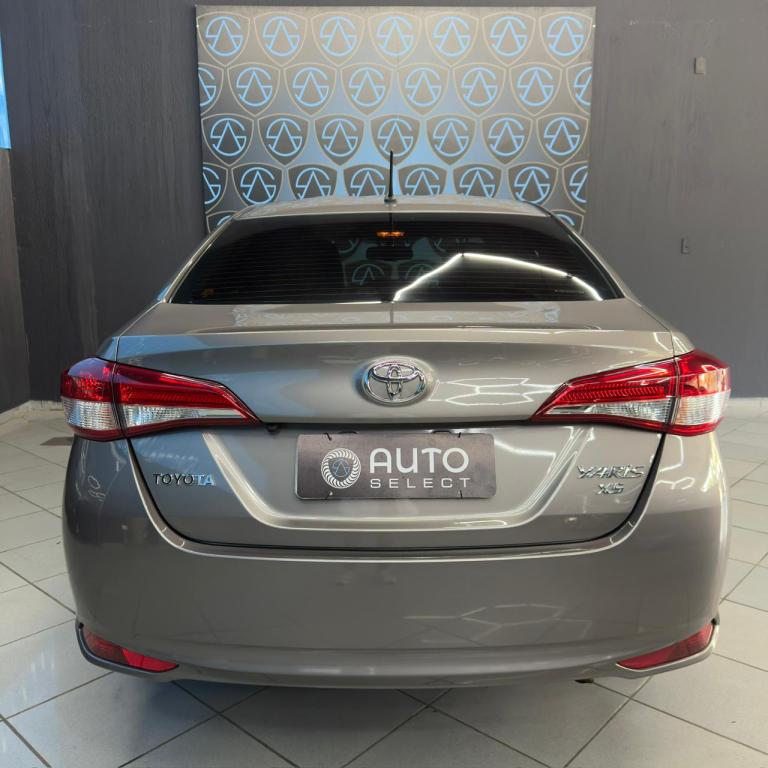 TOYOTA Yaris Sedan - Foto