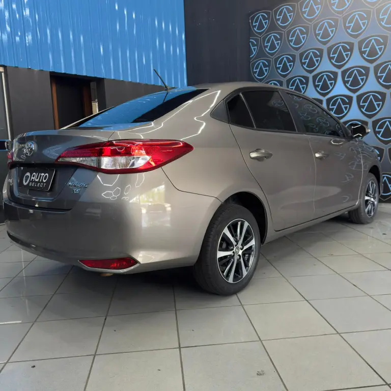 TOYOTA Yaris Sedan - Foto