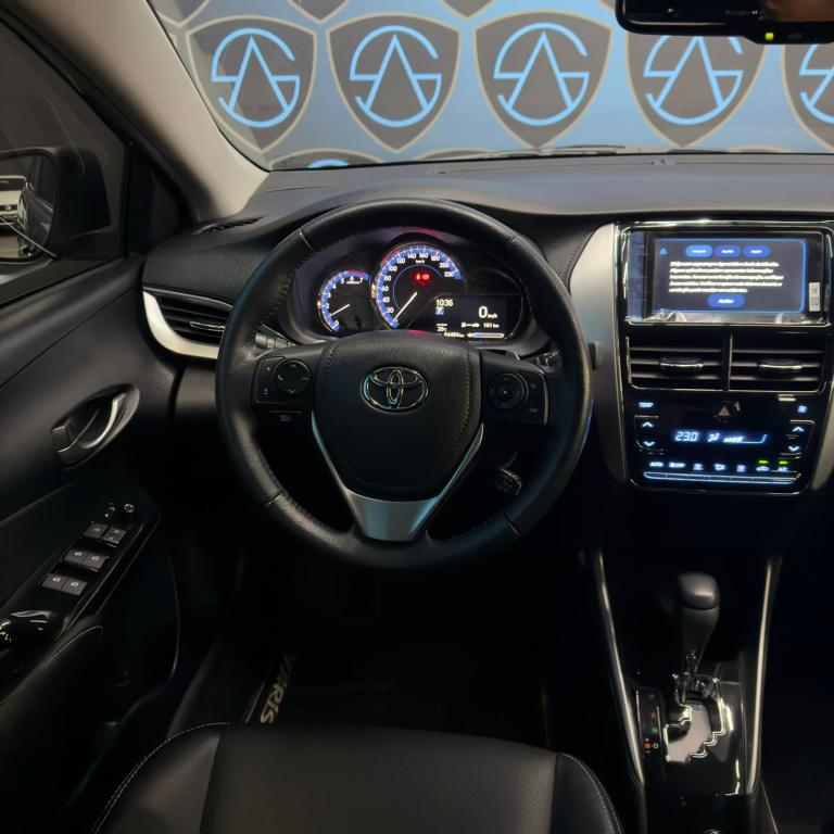 TOYOTA Yaris Sedan - Foto