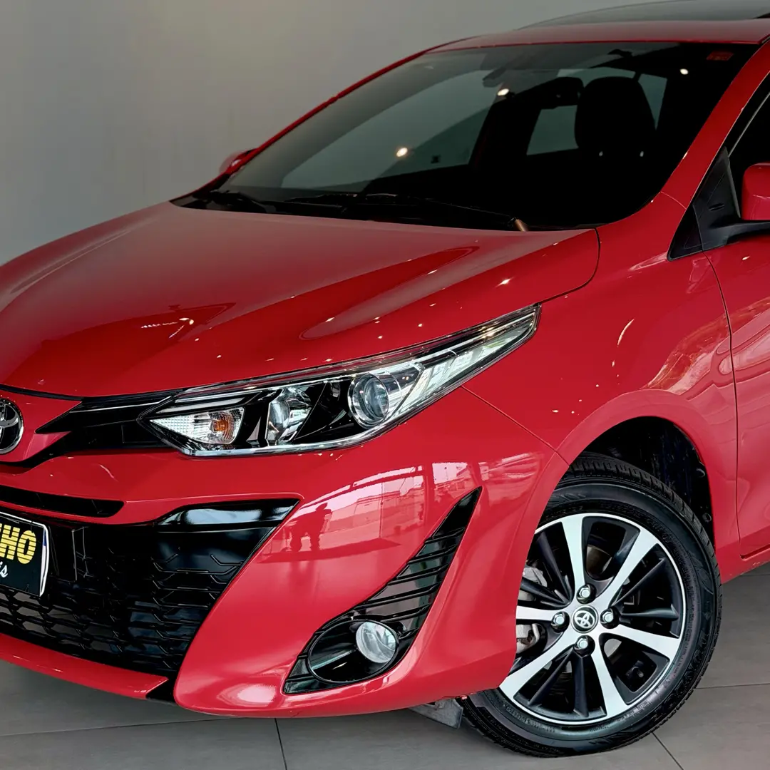 TOYOTA Yaris Sedan - Foto