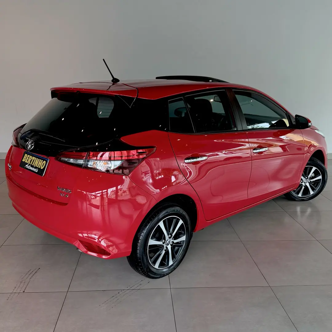 TOYOTA Yaris Sedan - Foto