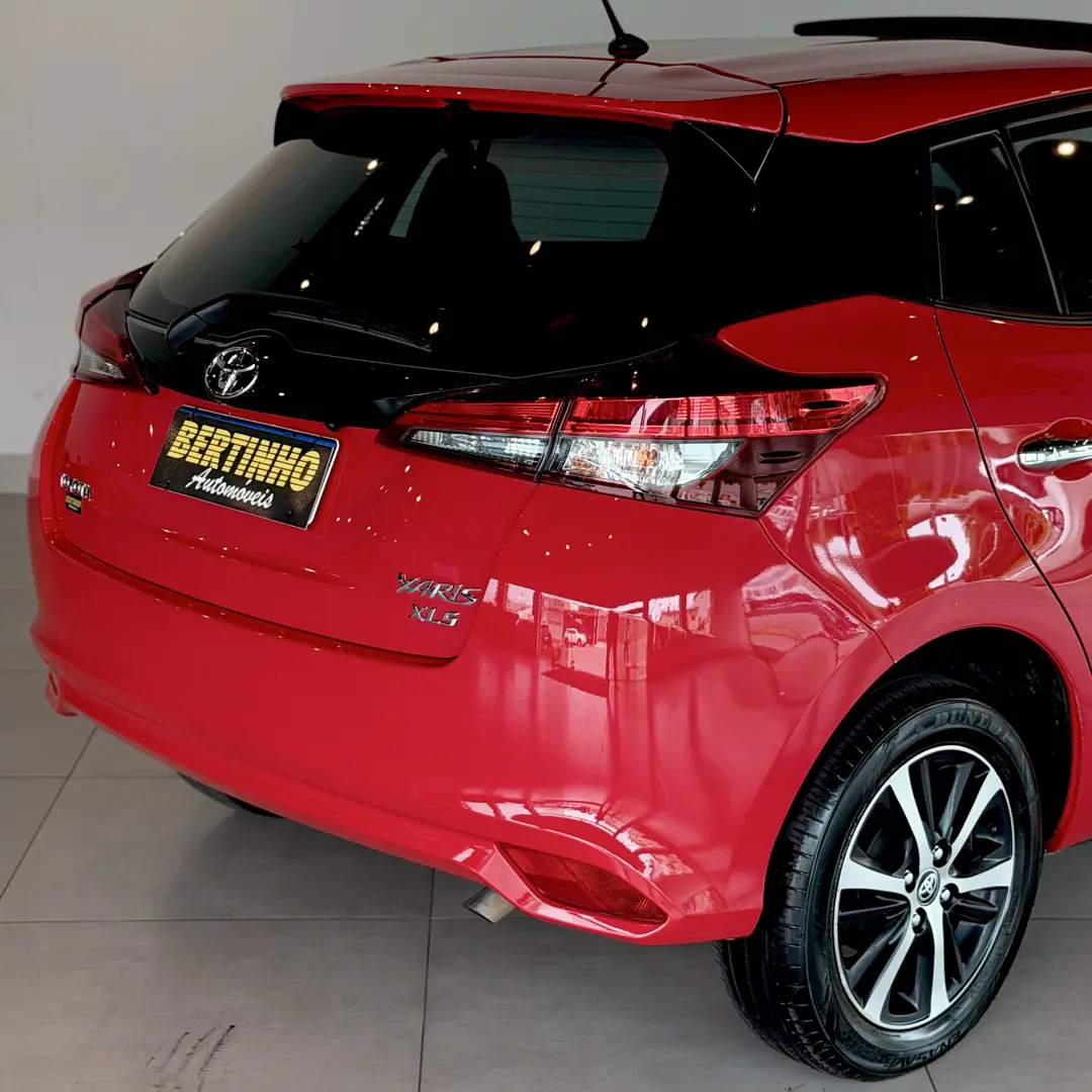 TOYOTA Yaris Sedan - Foto