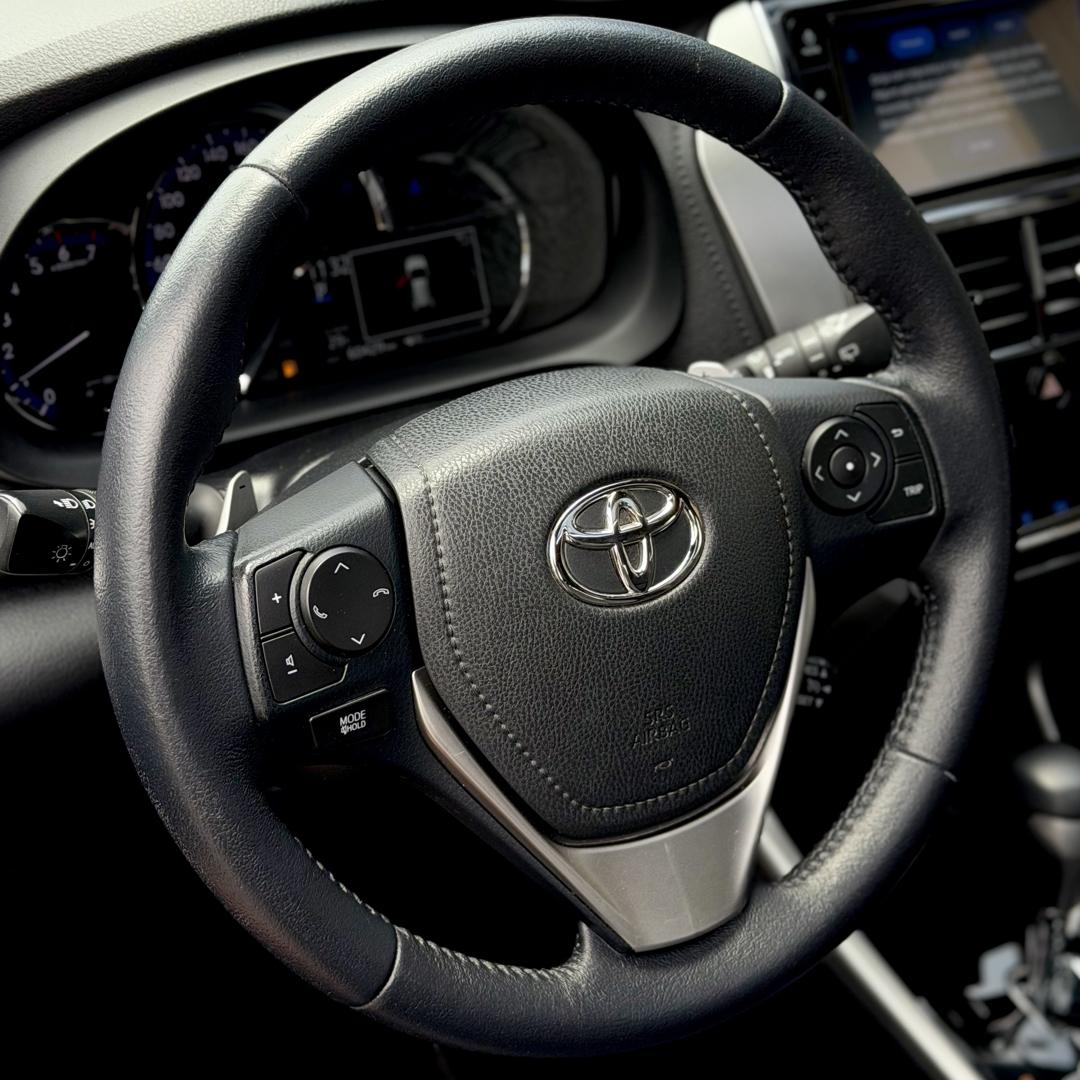 TOYOTA Yaris Sedan - Foto