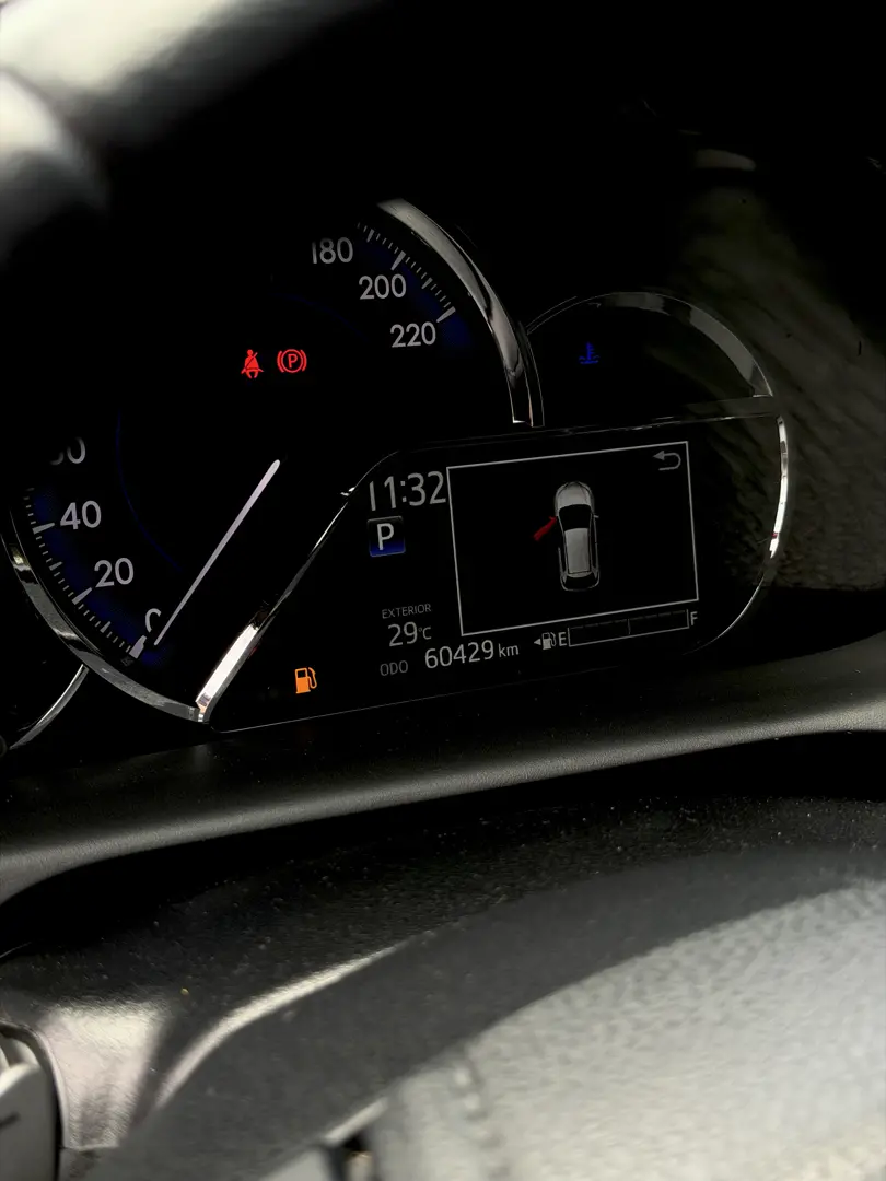 TOYOTA Yaris Sedan - Foto