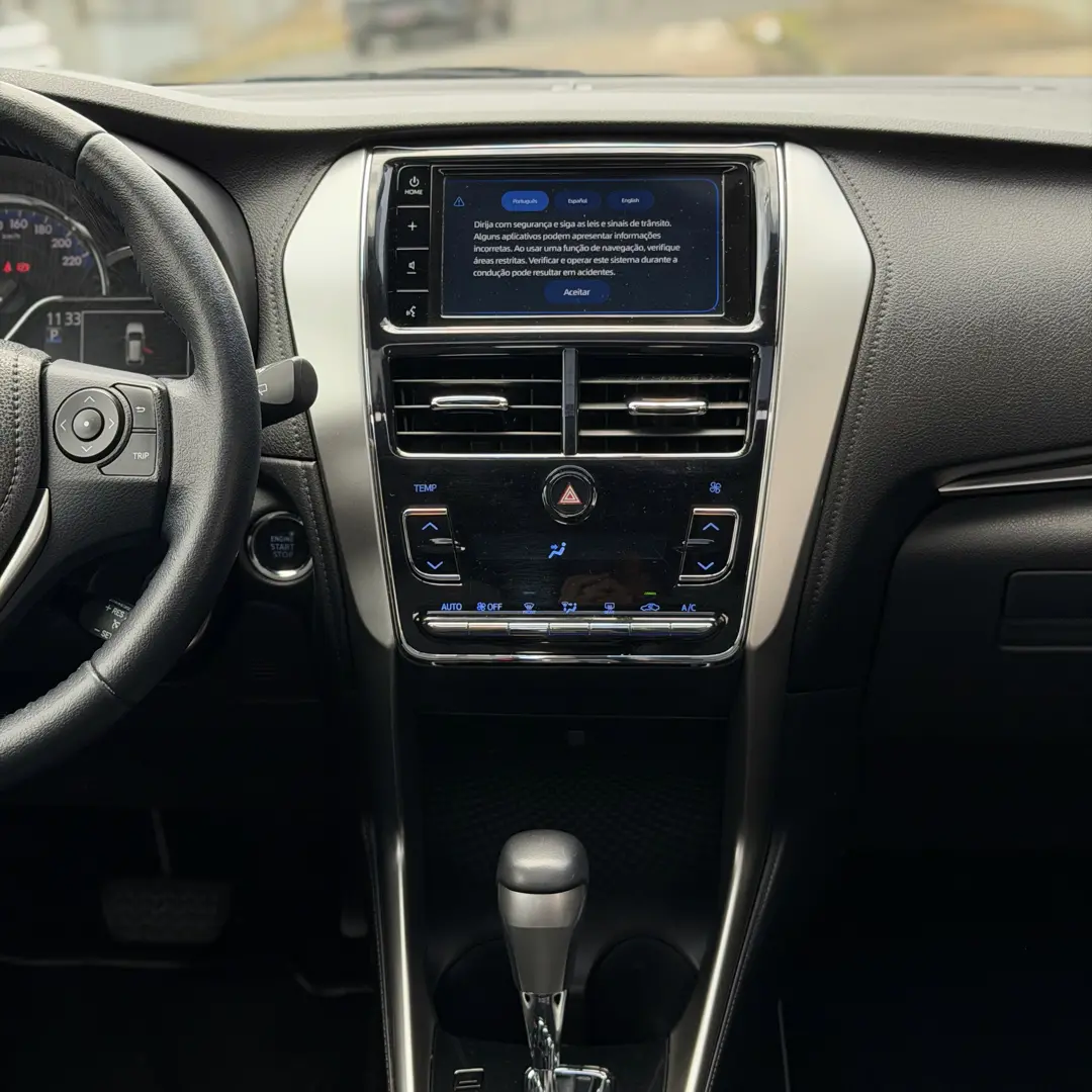 TOYOTA Yaris Sedan - Foto