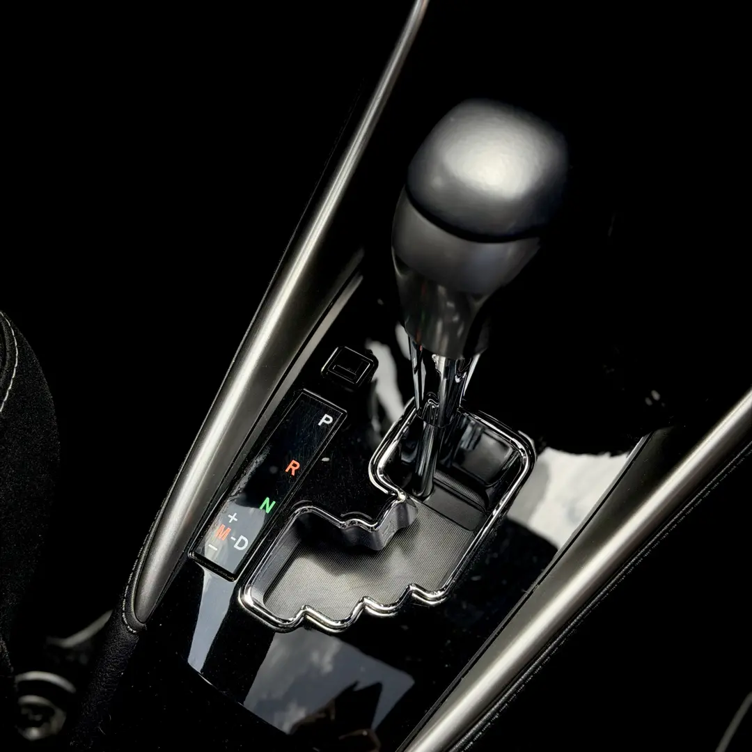 TOYOTA Yaris Sedan - Foto