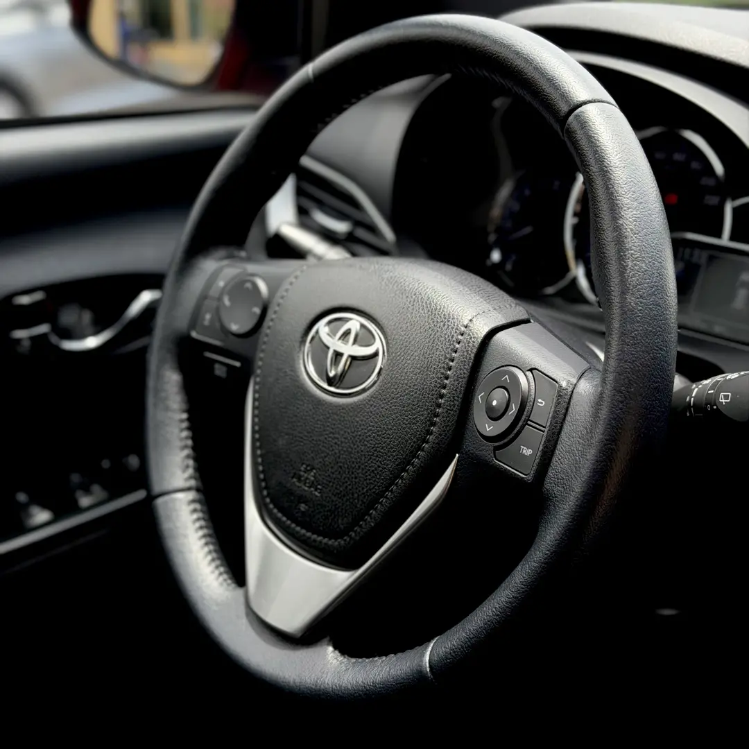 TOYOTA Yaris Sedan - Foto