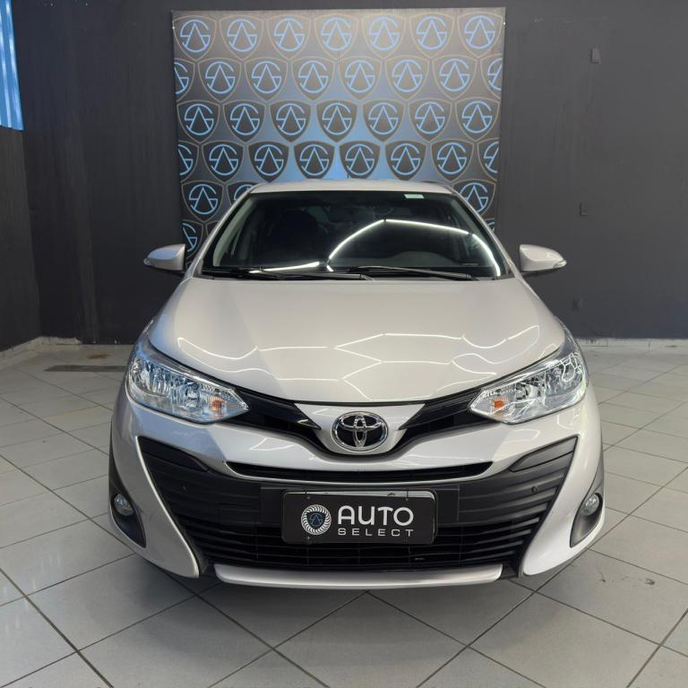 TOYOTA Yaris Sedan - Foto