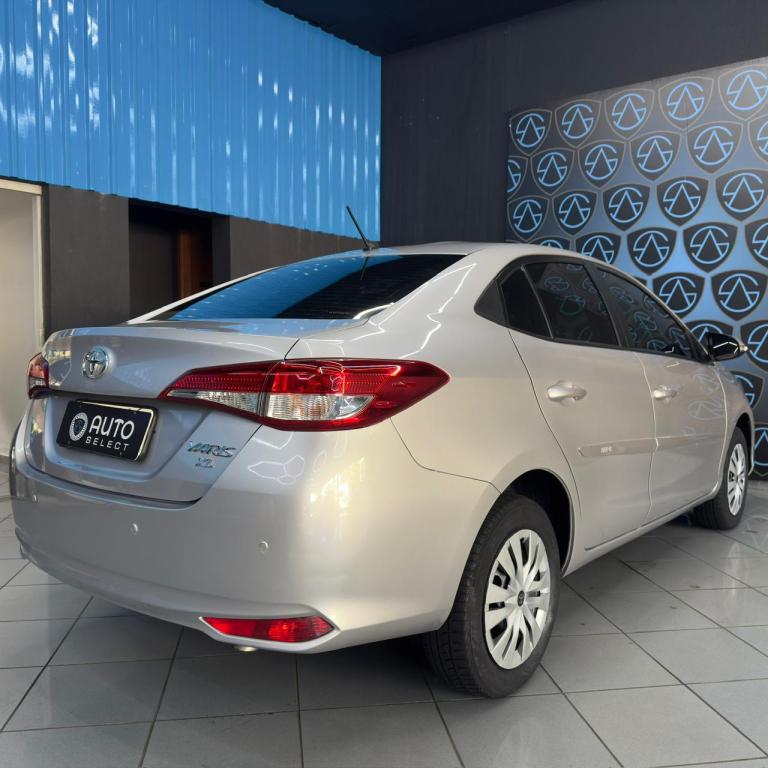 TOYOTA Yaris Sedan - Foto