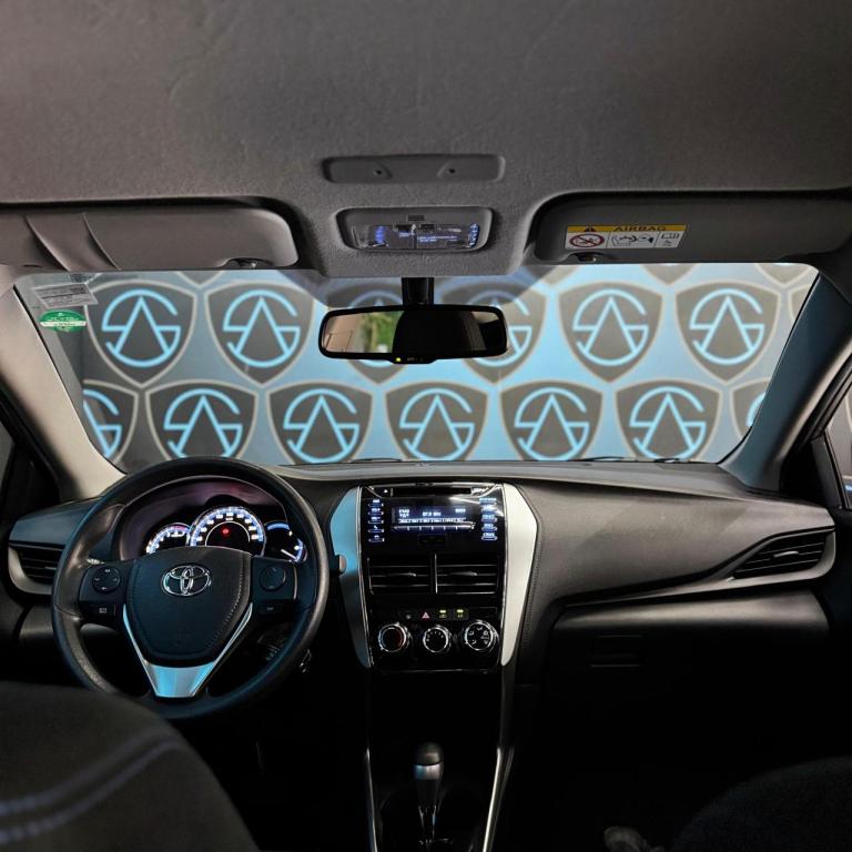 TOYOTA Yaris Sedan - Foto